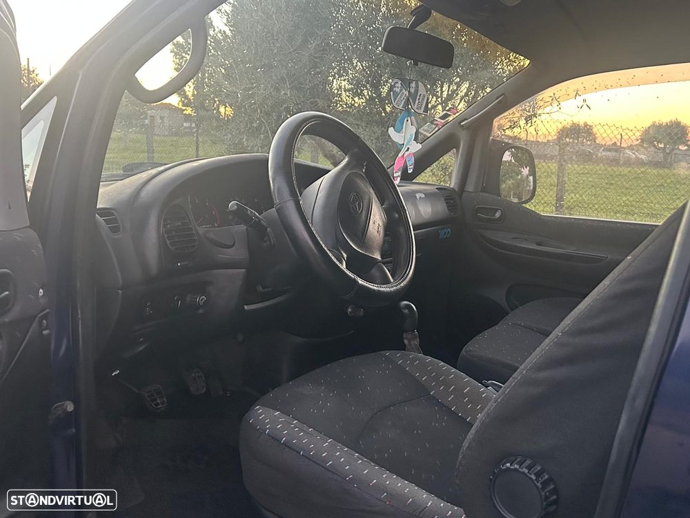 Hyundai H-1 Starex - 5