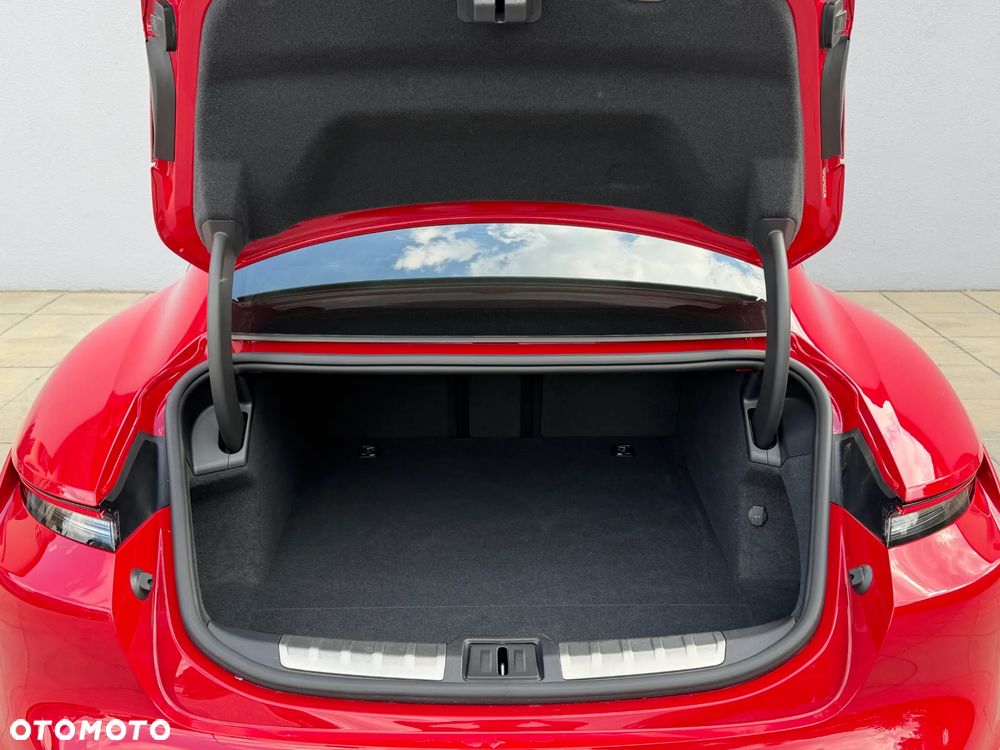 Porsche Taycan - 7