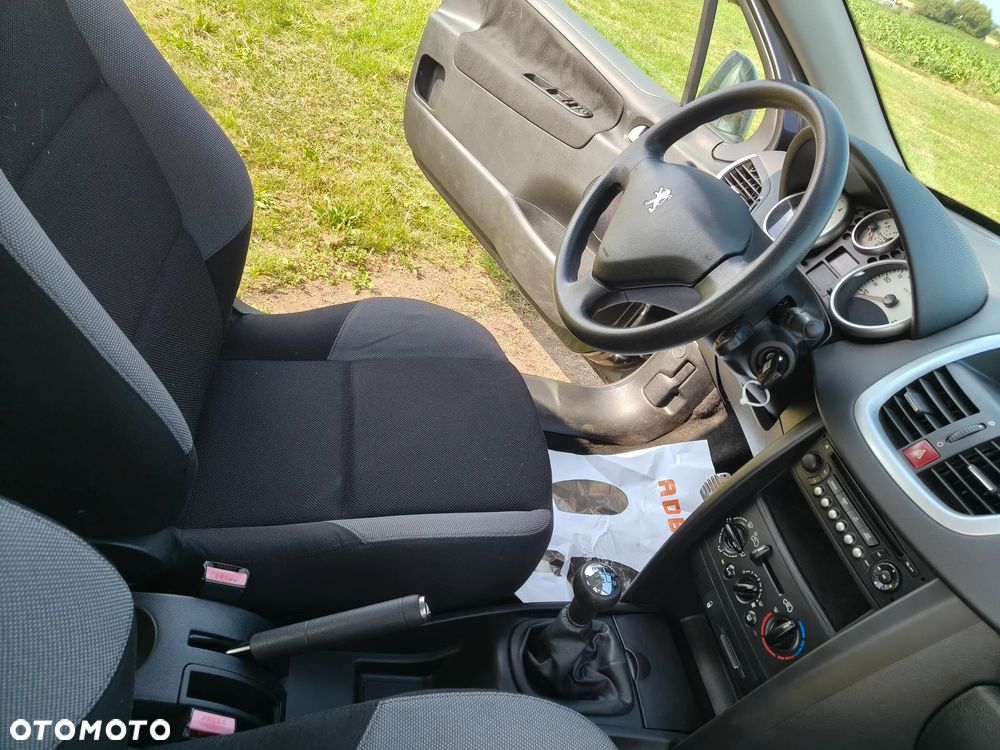 Peugeot 207 1.4 16V Trendy - 19