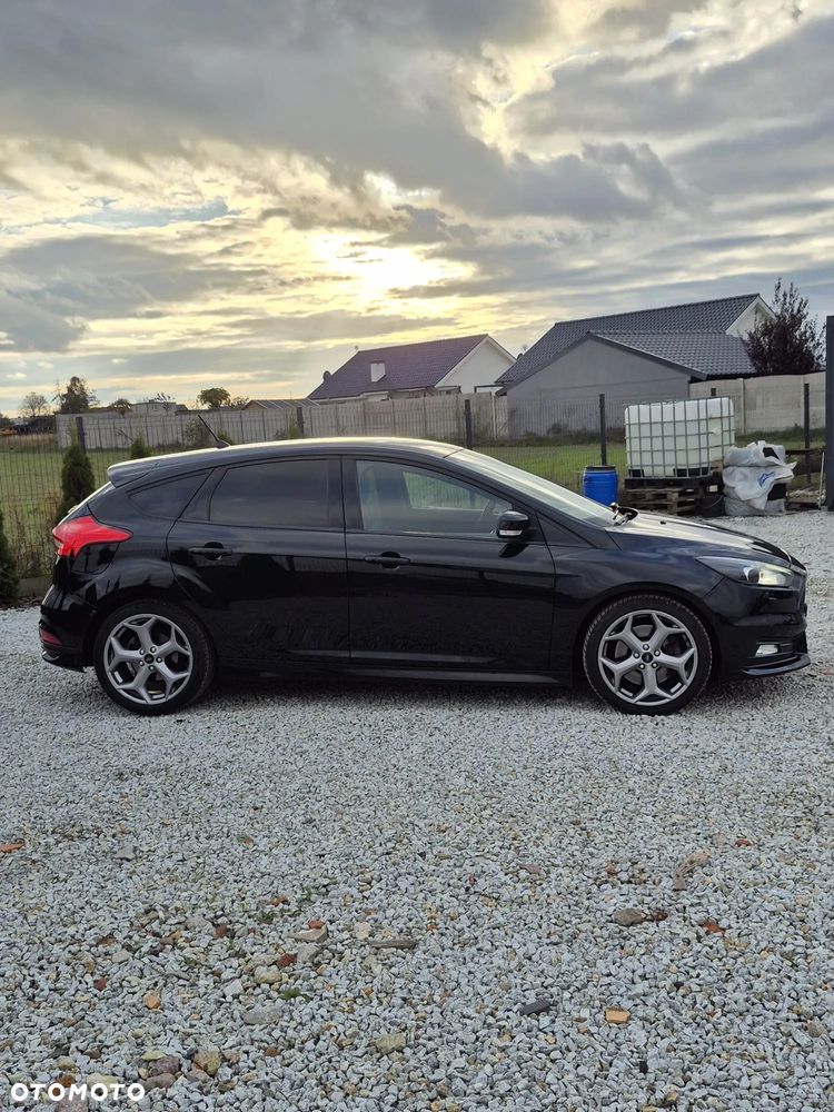 Ford Focus 2.0 EcoBoost ST - 7