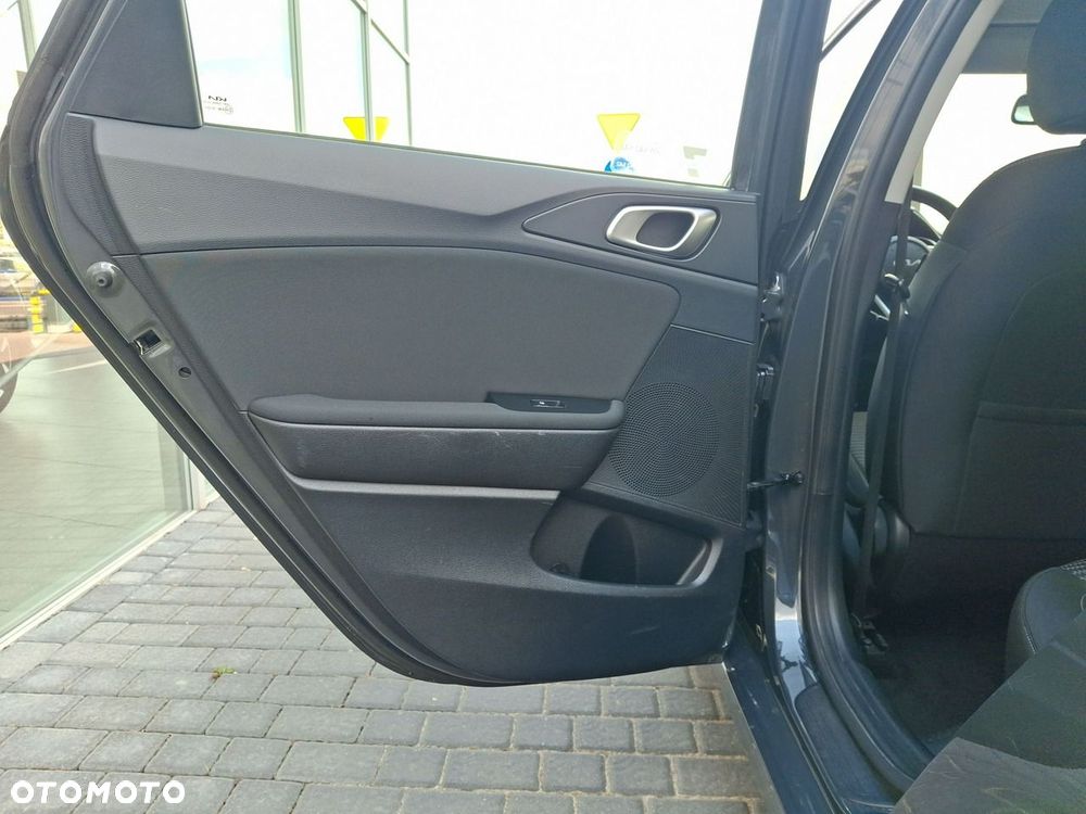Kia Ceed 1.5 T-GDI M - 13