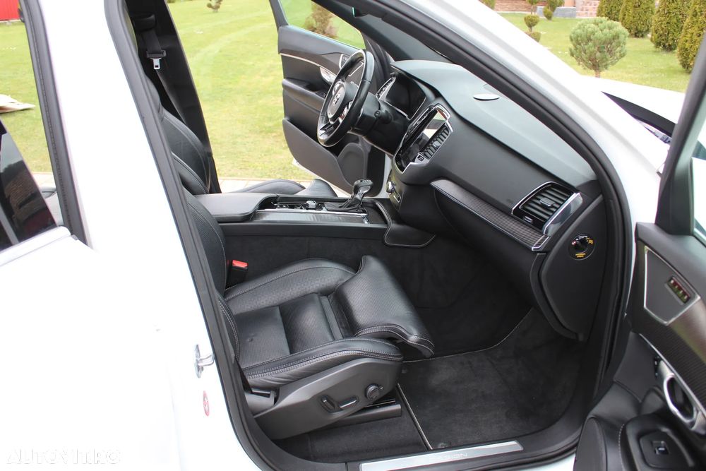 Volvo XC 90 D5 AWD Geartronic RDesign - 12