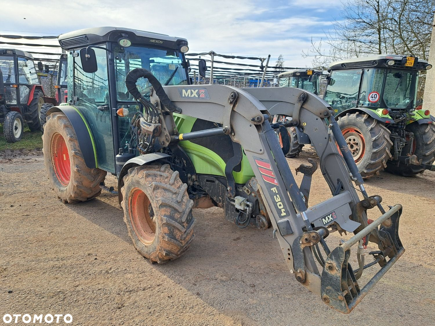 Claas Nexos 240 F 4X4 - 3