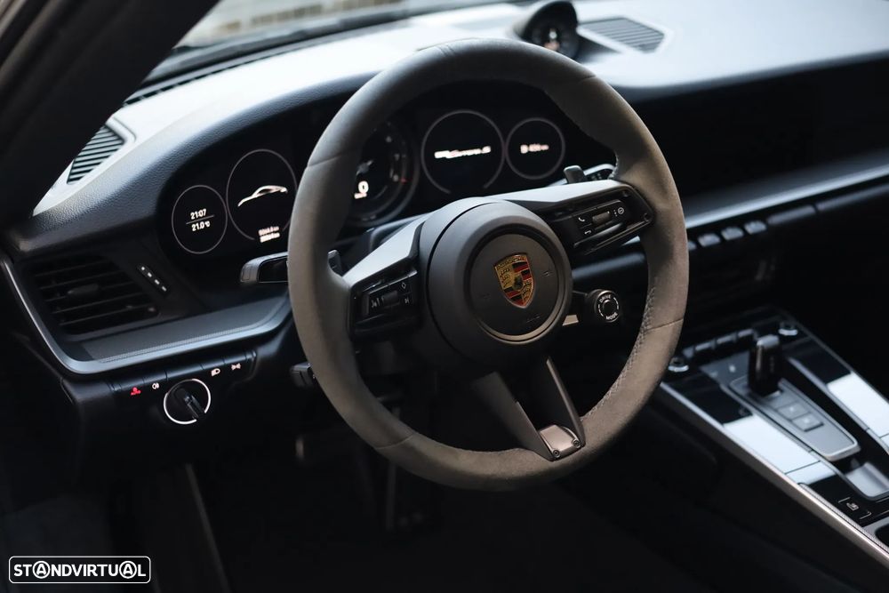 Porsche 911 Série F - 10