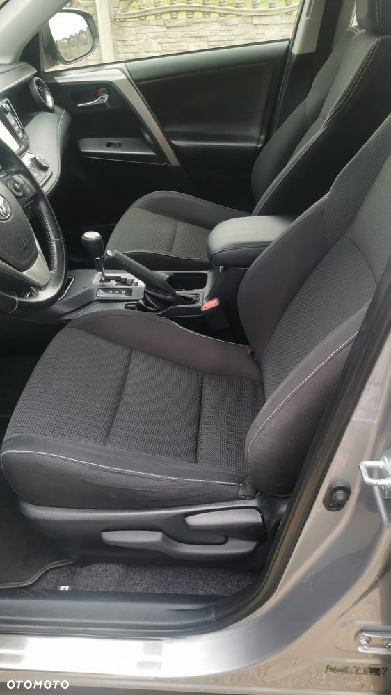 Toyota RAV4 Hybrid Premium 4x2 - 17