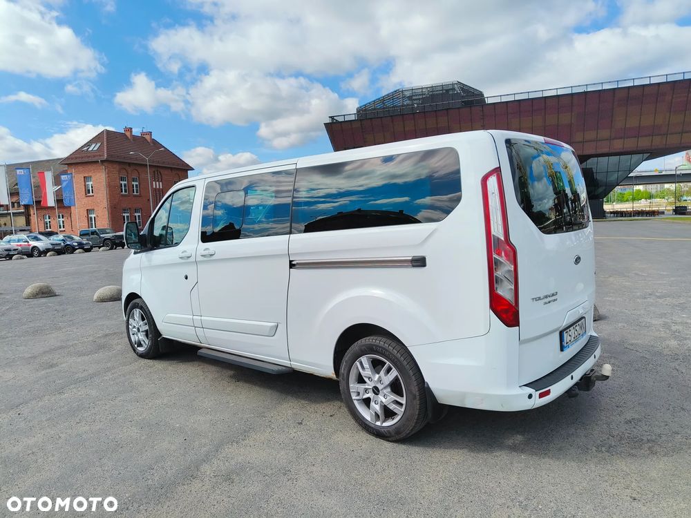 Ford Tourneo Custom 300 L2H1 VA Titanium - 8