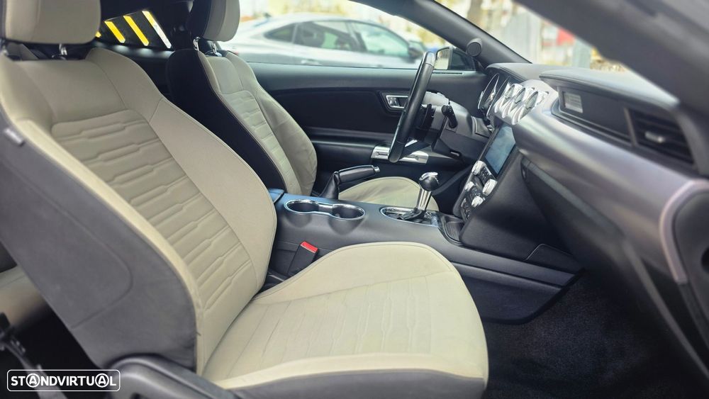 Ford Mustang 2.3i EcoBoost Aut. - 19
