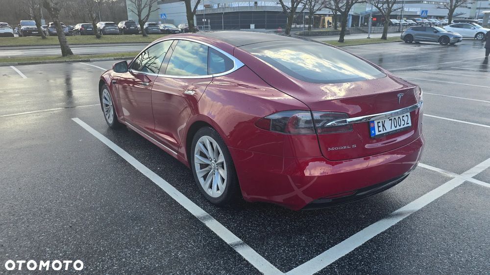 Tesla Model S - 7