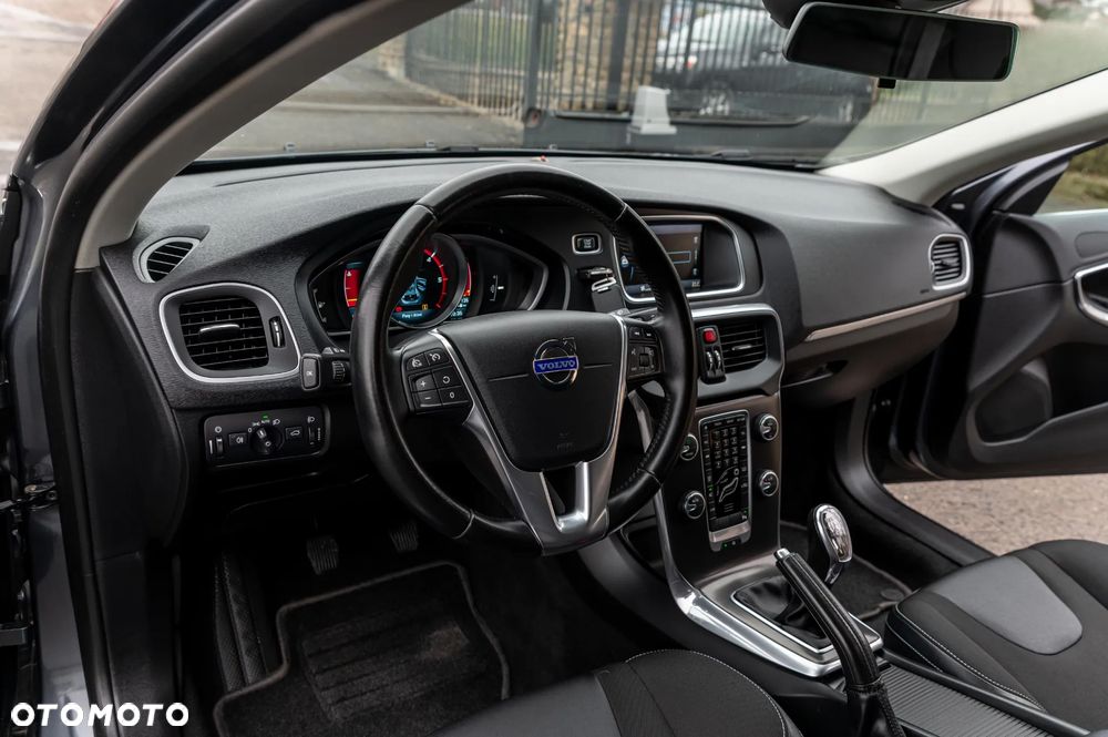 Volvo V40 D2 Momentum - 30