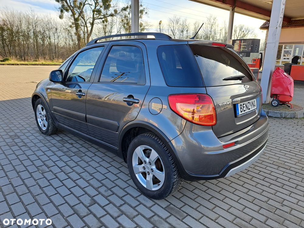 Suzuki SX4 - 10