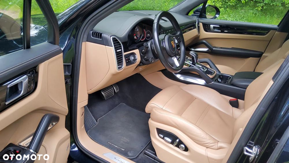Porsche Cayenne Turbo - 12