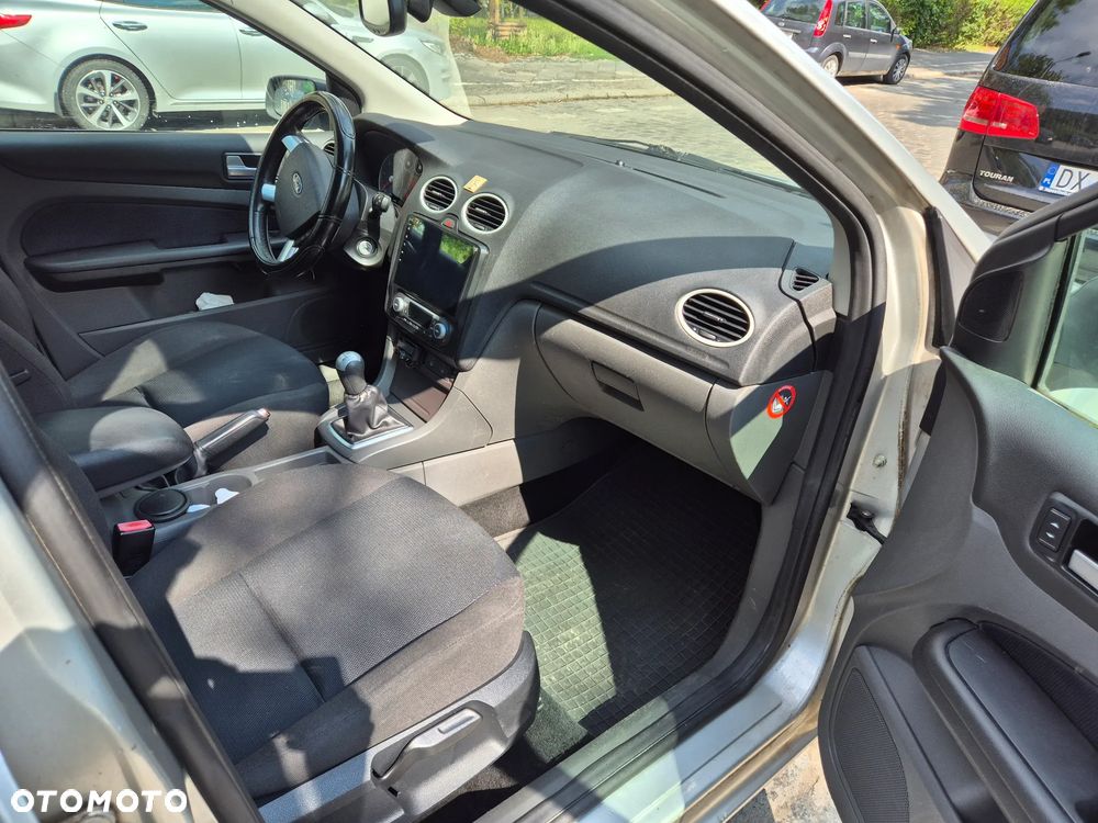 Ford Focus 1.6 TDCi DPF Ambiente - 10