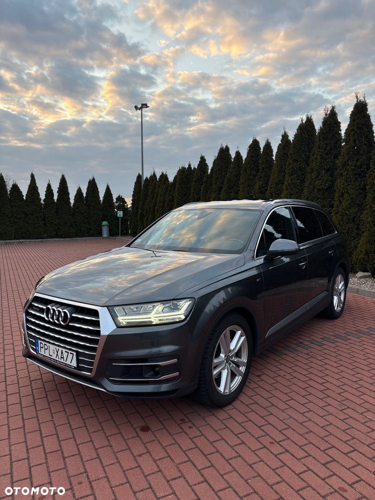 Audi Q7 - 1
