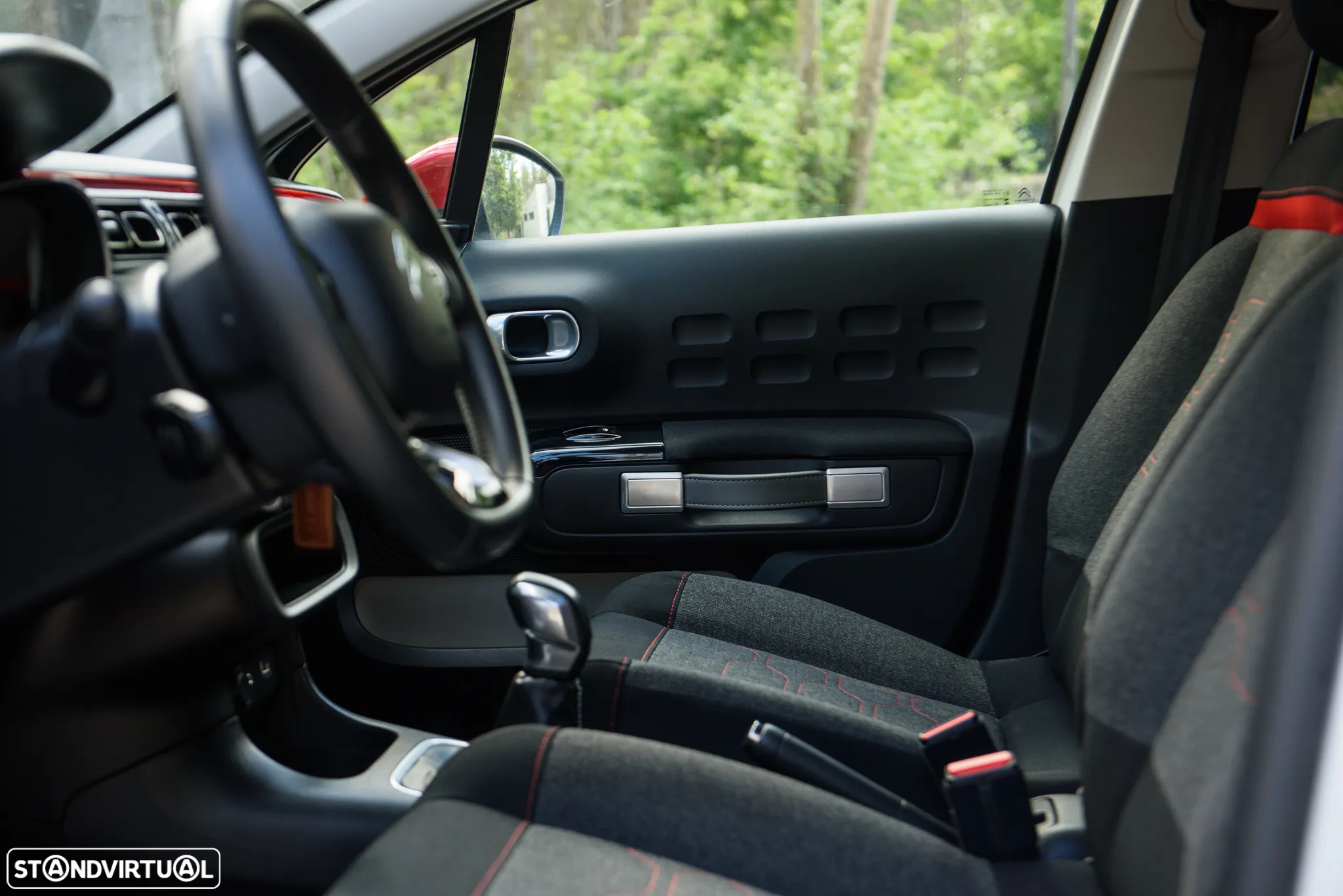 Citroën C3 1.2 PureTech Shine - 24