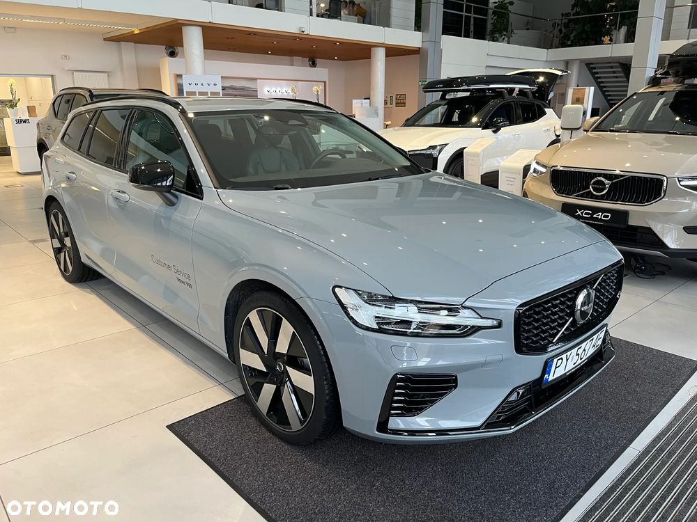 Volvo V60 T6 AWD Plug-In Hybrid Plus Dark - 3