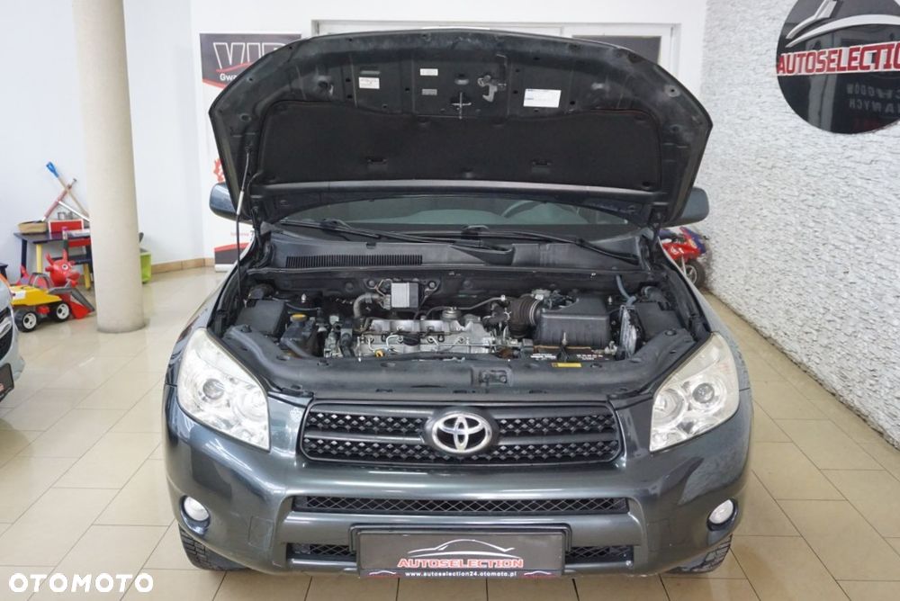 Toyota RAV4 2.2 D-4D 4x4 - 8