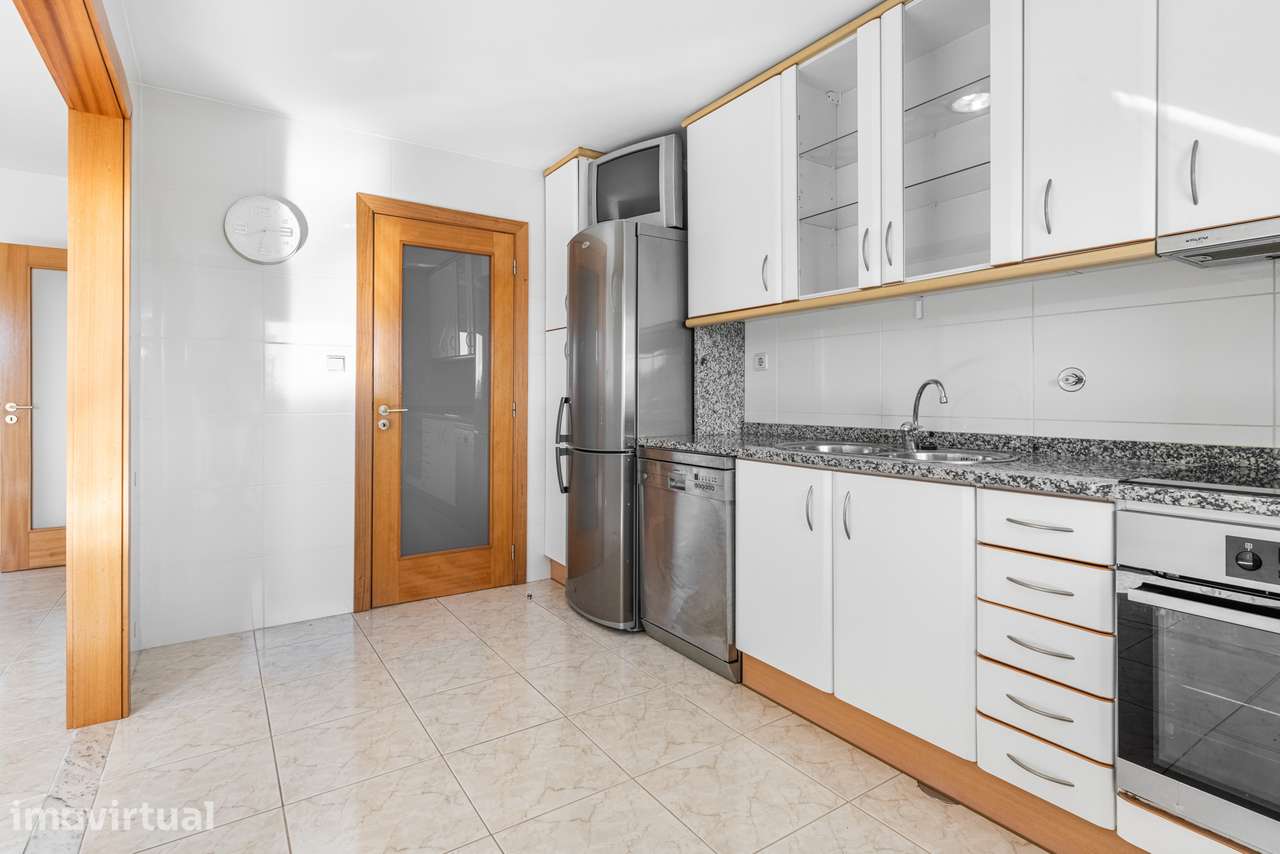 Apartamento T3 à venda em Vale S. Martinho - Grande imagem: 2/25