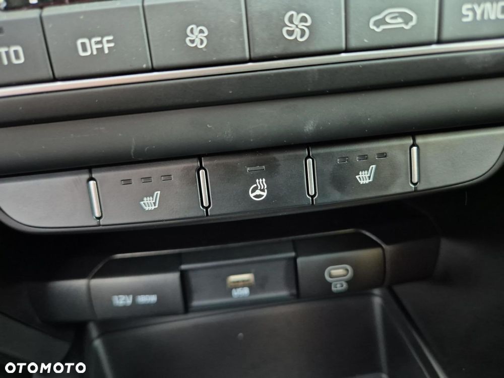 Kia Ceed 1.5 T-GDI M - 23