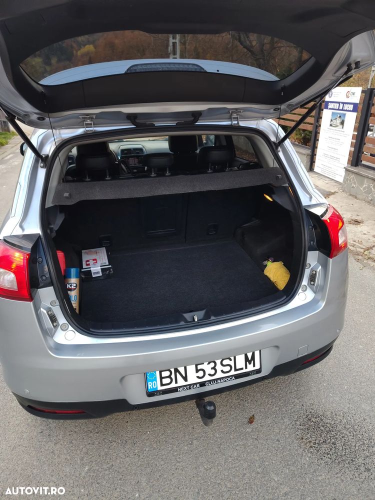 Peugeot 4008 - 8
