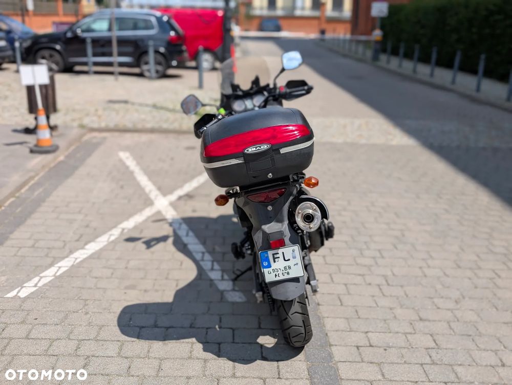 Suzuki V-STROM - 4