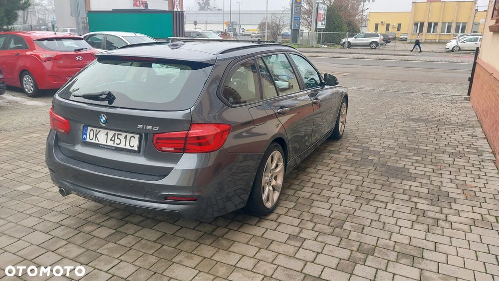 BMW Seria 3 318d - 5