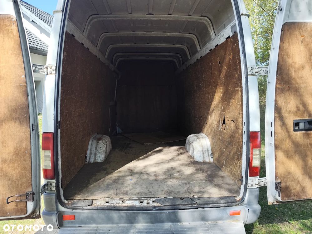 Mercedes-Benz Sprinter - 6