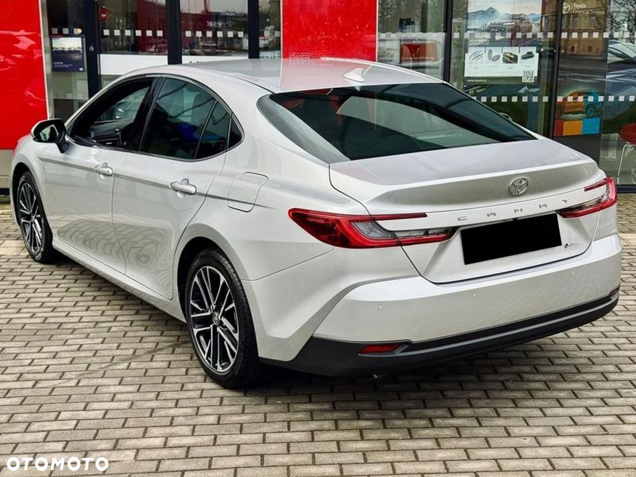Toyota Camry - 3