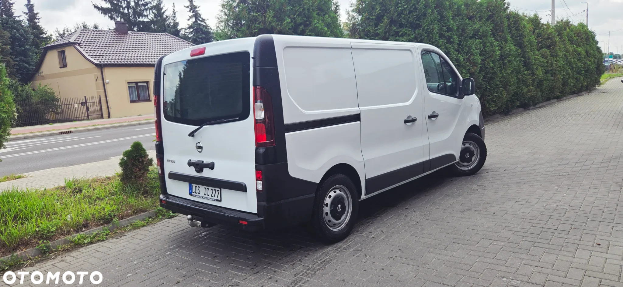 Nissan NV300 TRAFIC VIVARO - 11