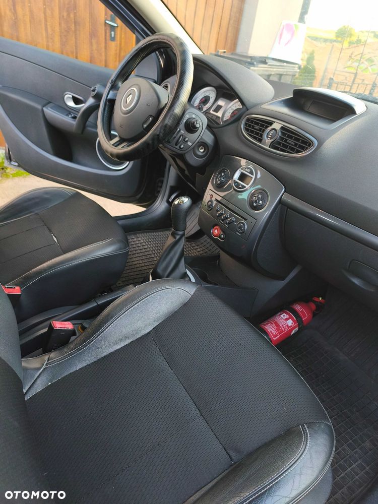 Renault Clio - 7