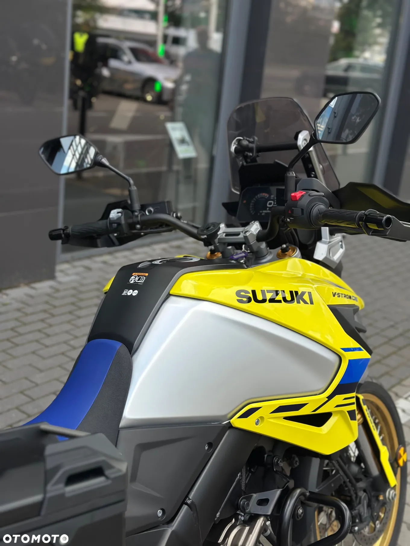 Suzuki DL - 6