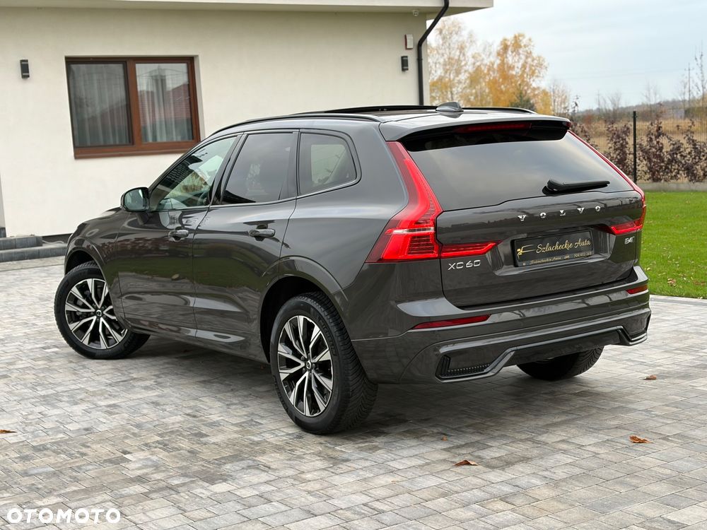 Volvo XC 60 B4 D AWD Plus Dark - 20