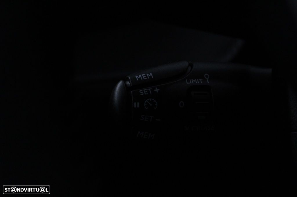 Peugeot e-208 50 kWh Allure Pack - 26