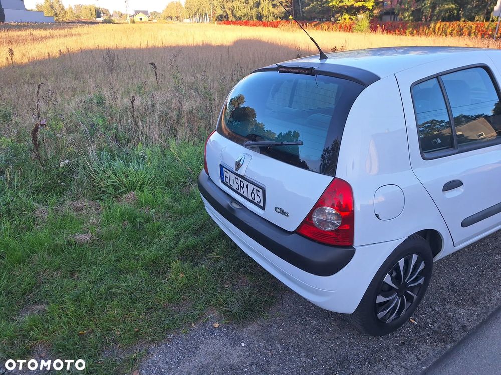 Renault Clio 1.4 16V Privilege - 21
