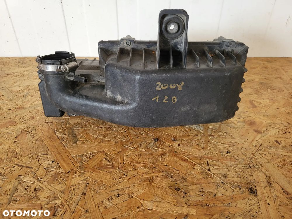 Obudowa filtra powietrza Peugeot 2008 1.2 B - 1