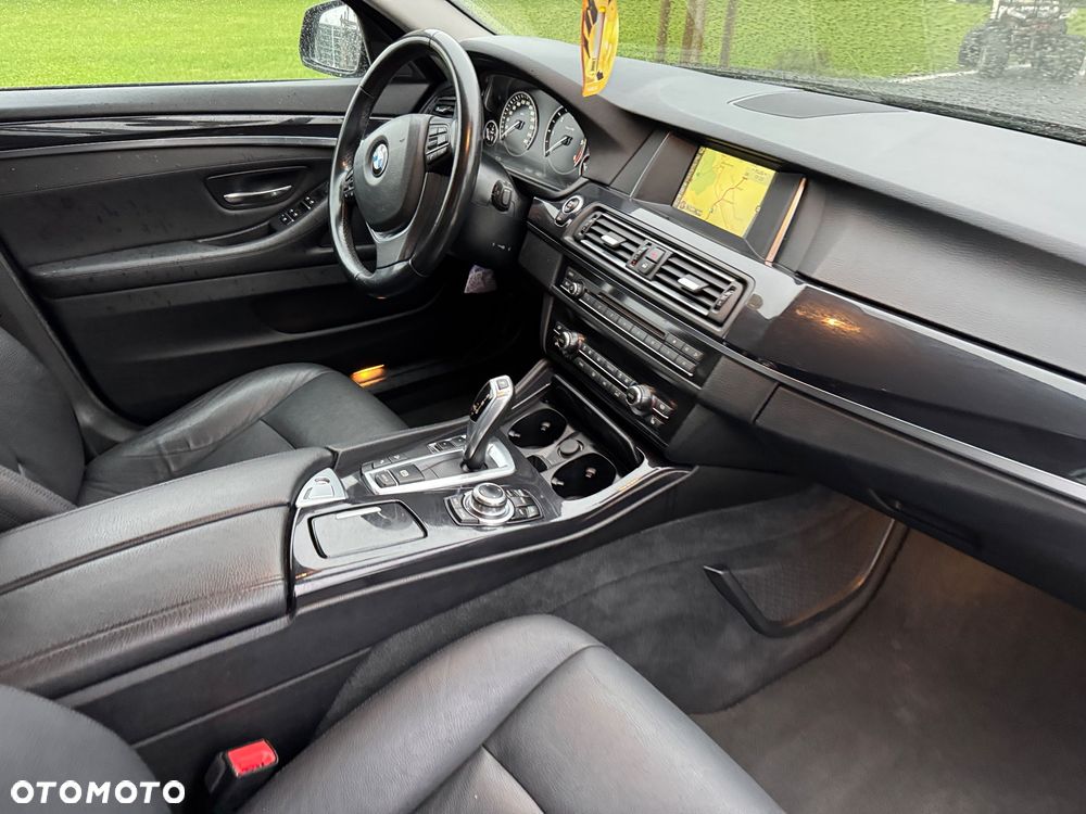 BMW Seria 5 520d xDrive Luxury Line - 31