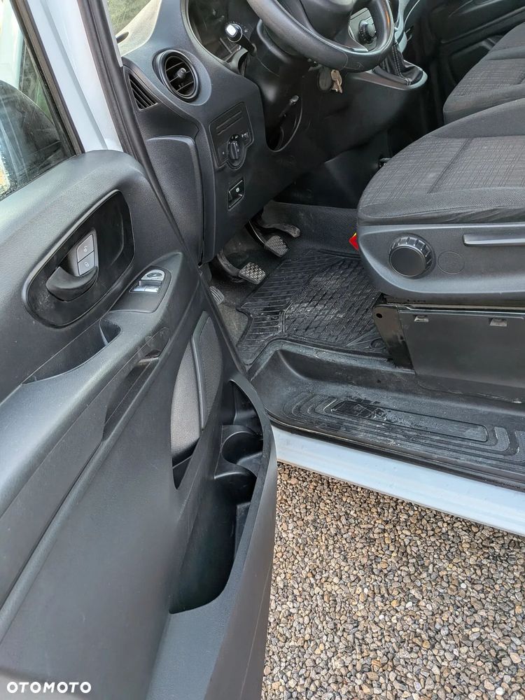 Mercedes-Benz Vito - 11