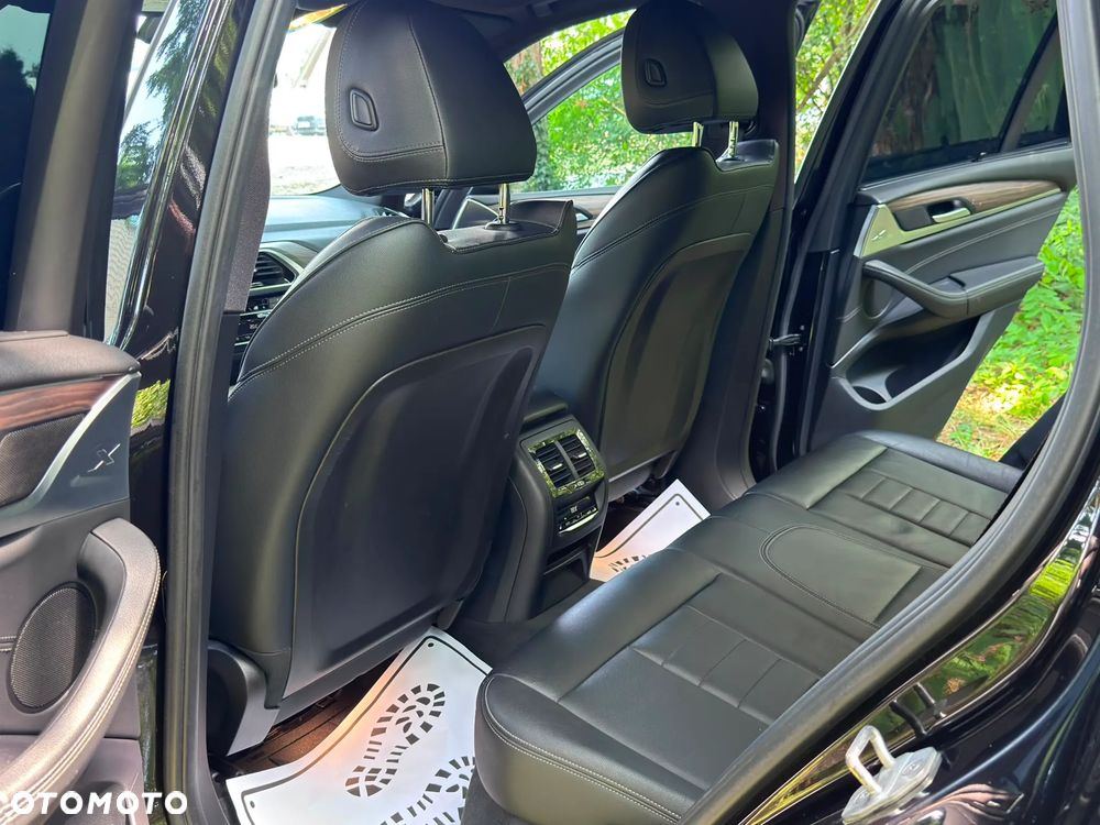BMW X3 xDrive30i Advantage sport - 27