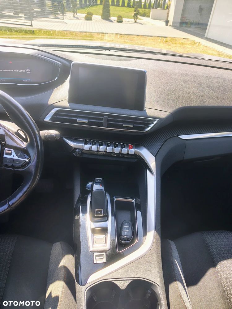 Peugeot 5008 1.5 BlueHDi Allure S&S EAT8 - 11