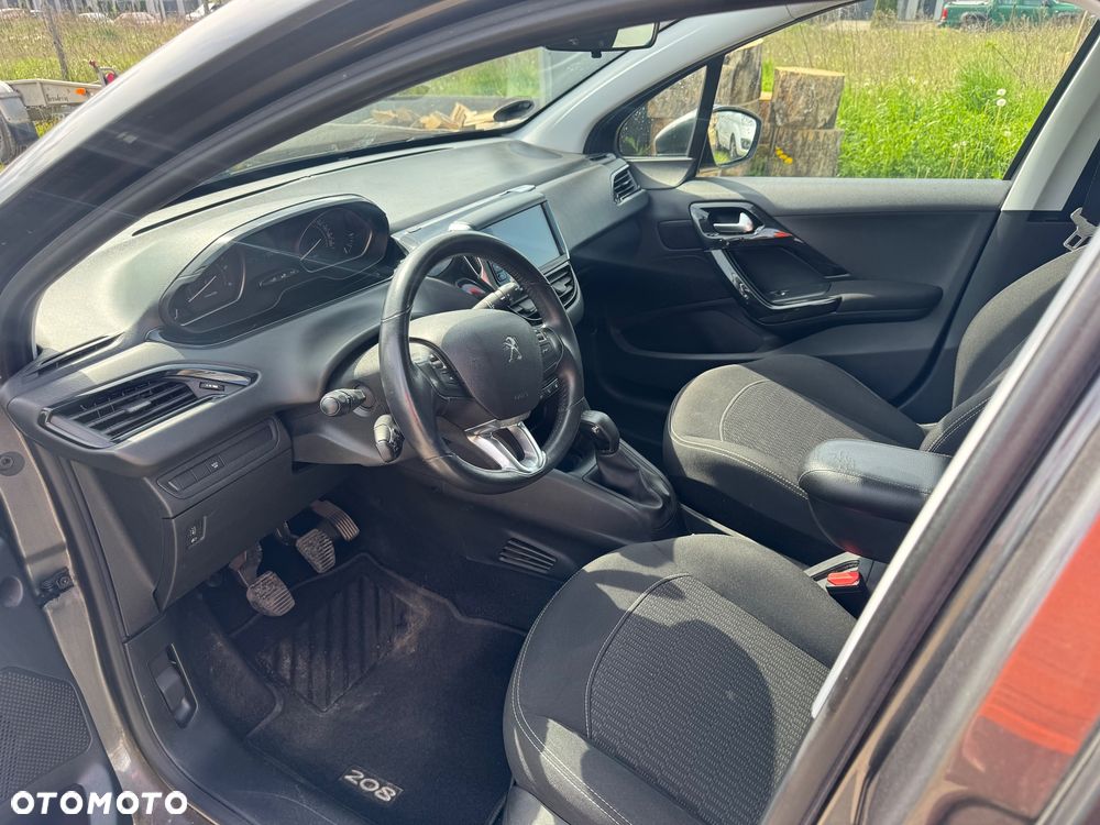 Peugeot 208 1.6 BlueHDi Allure S&S - 9