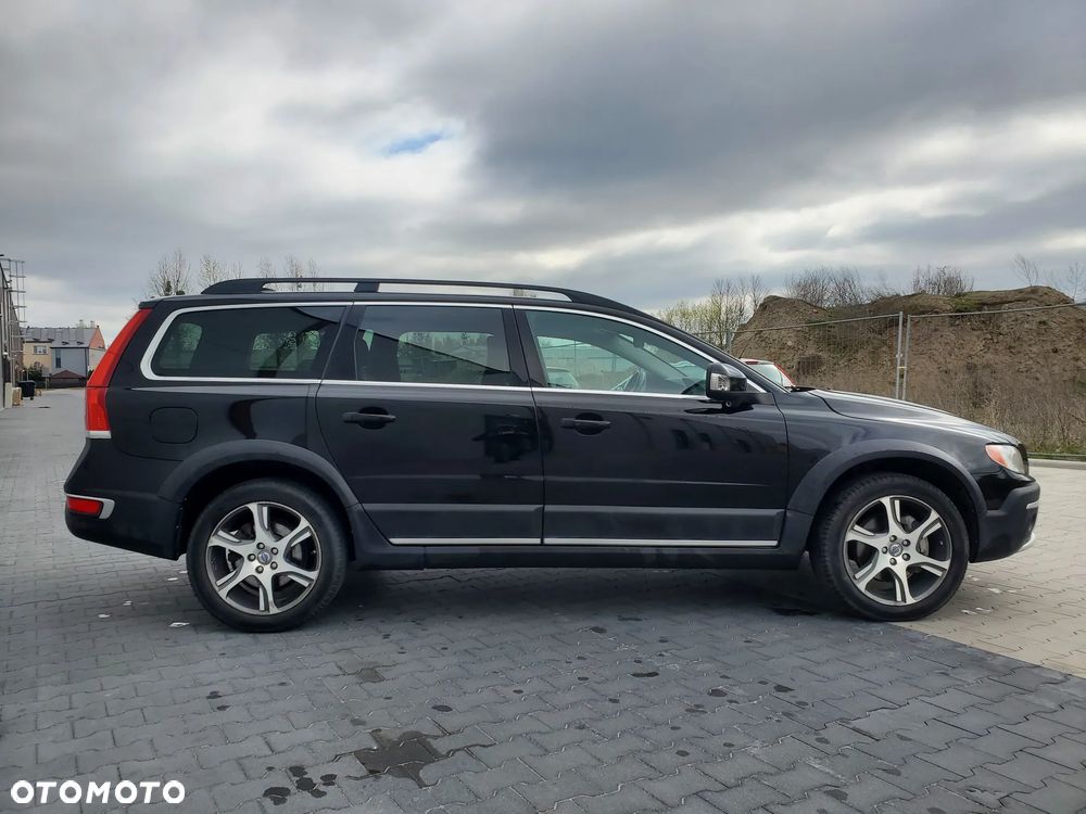 Volvo XC 70 T6 AWD Momentum - 4