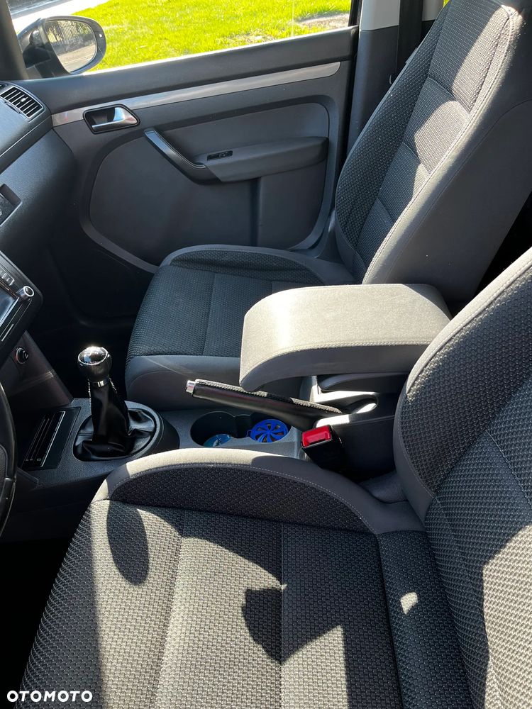 Volkswagen Touran - 2