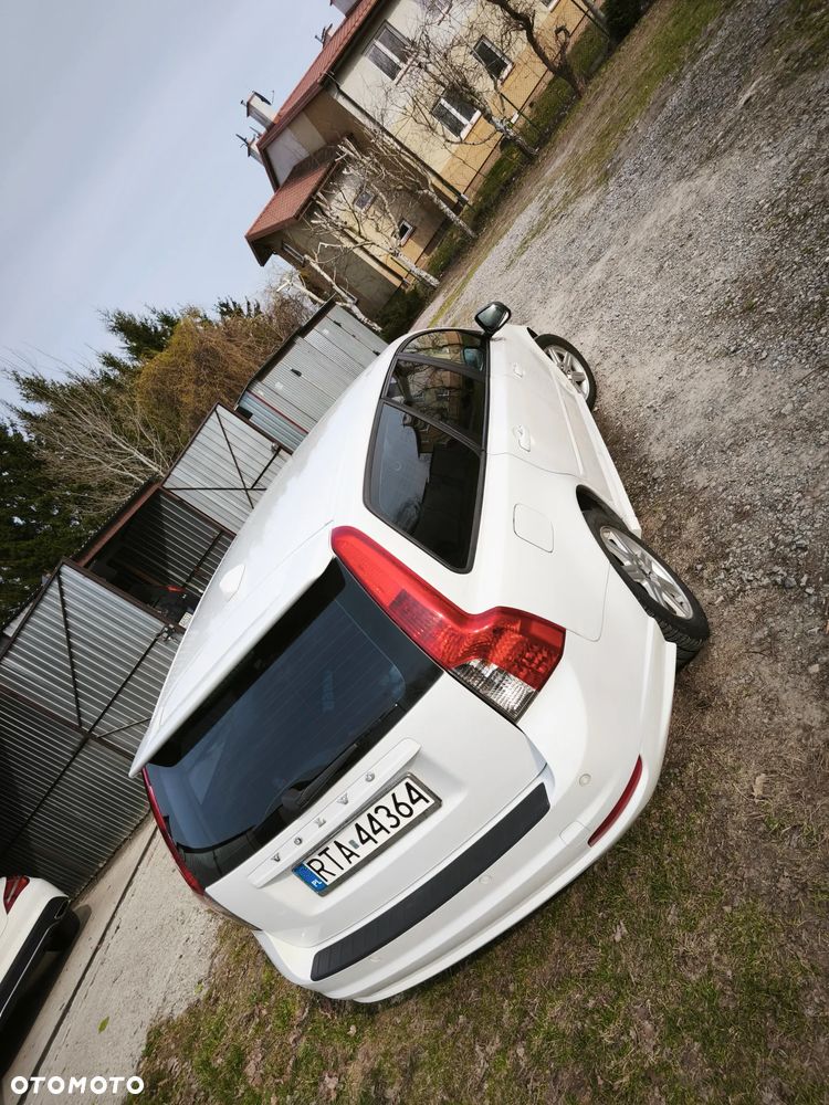 Volvo V50 2.0D R-Design Kinetic - 3