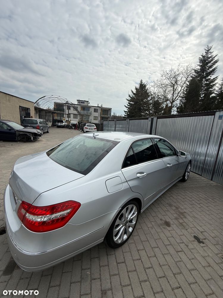 Mercedes-Benz Klasa E 350 CDI DPF 4Matic BlueEFFICIENCY 7G-TRONIC Avantgarde - 5
