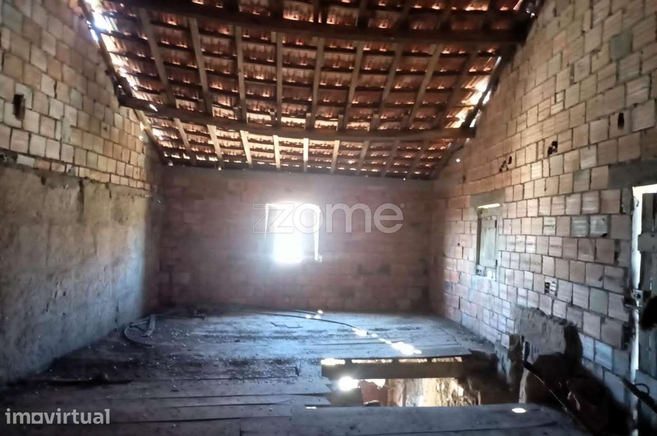 Moradia para restauro a 18km da cidade - Grande imagem: 5/8