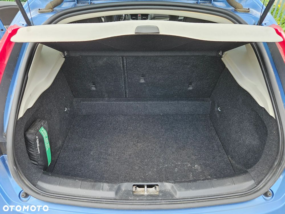 Volvo V40 D2 - 9