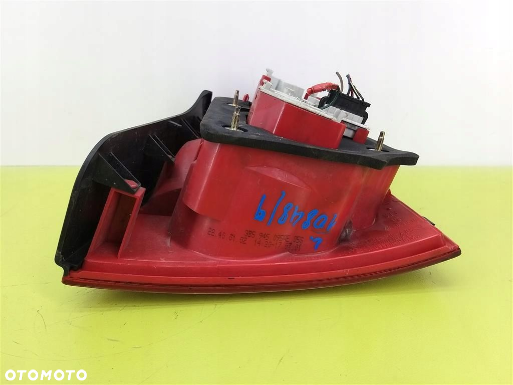 Lampa lewa tylna tył VW Passat B5 FL SEDAN LIFT 2000-2005 - 2