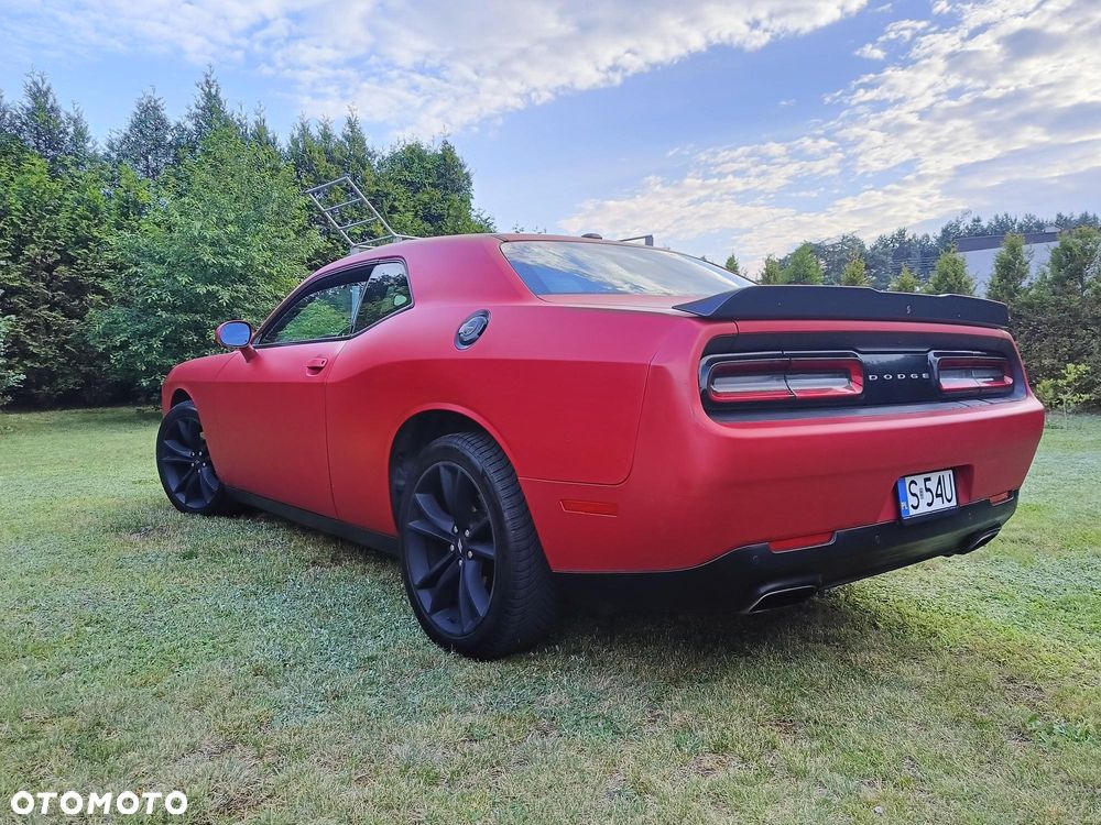 Dodge Challenger - 7