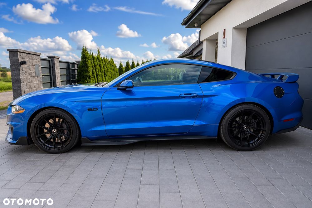 Ford Mustang - 4