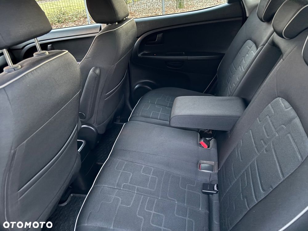 Kia Venga 1.6 CRDi 128 ISG Dream Team Edition - 8