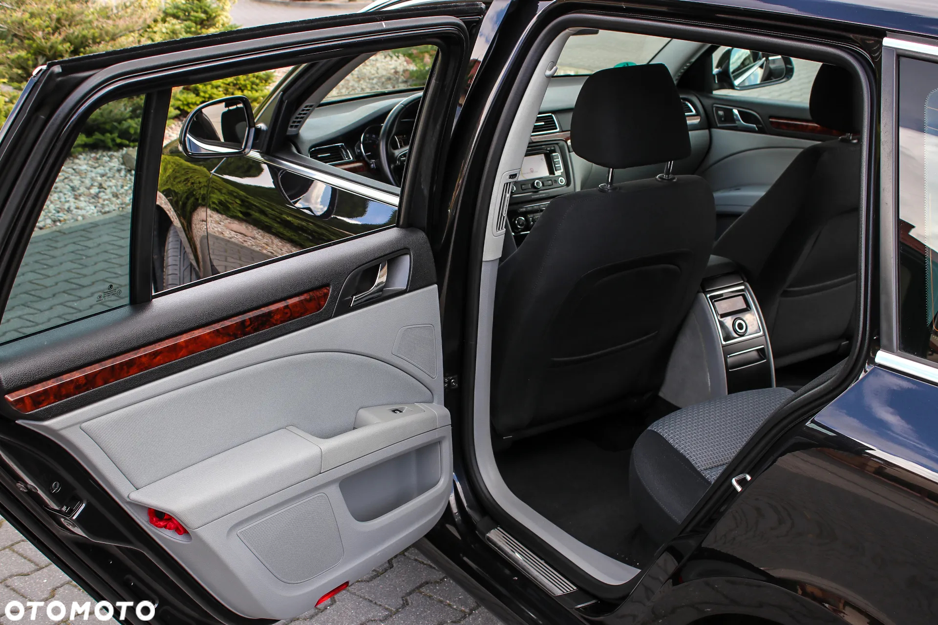 Skoda Superb 2.0 TDI DSG Exclusive - 28